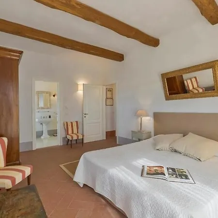 White Retreat Pereta