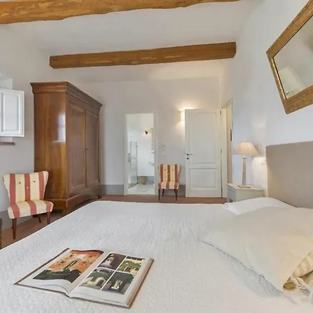 White Retreat Villa *